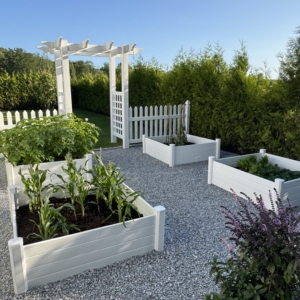 Planteringsbox i underhållsfri vit vinyl 120x120 cm för odling i trädgård